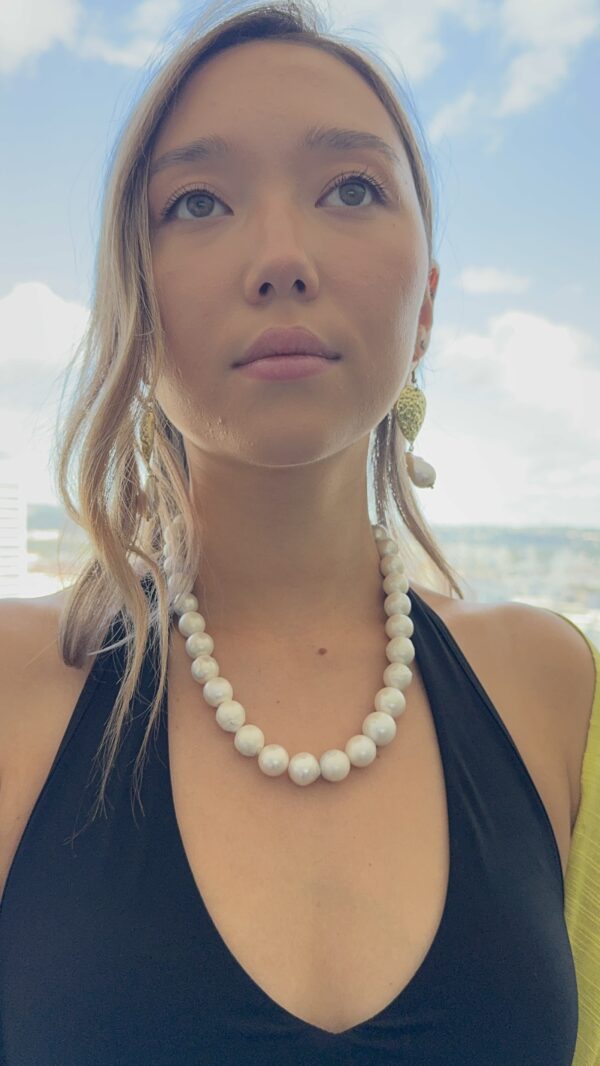 COLLIER EN NACRE NATURELLE COULEUR BLAN – Image 3