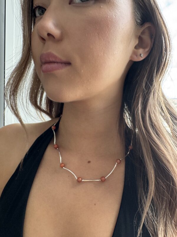 Collier en argent, corail et turquoise – Pièce artisanale uniqueCollier en argent, corail et turquoise – Pièce artisanale unique – Image 2