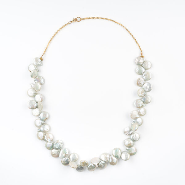 COLLIER EN NACRE GRIS CLAIRE