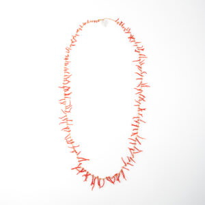 Collier en corail fabriqué à la main avec fil crochet d’or